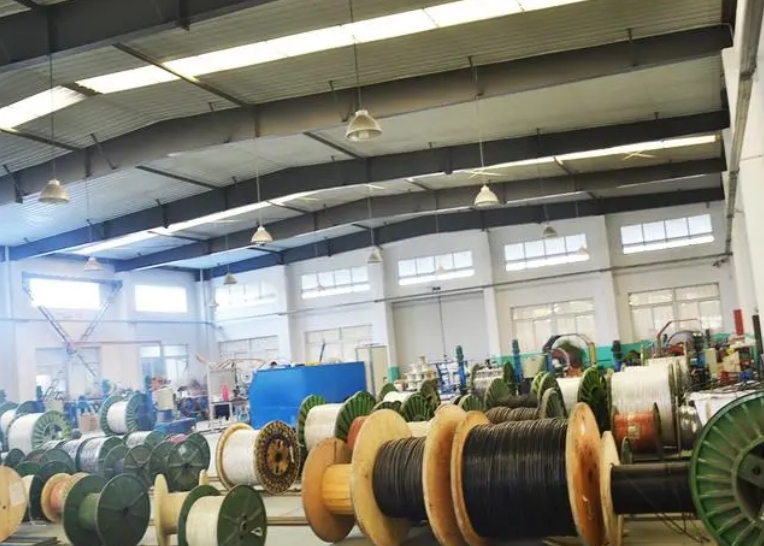 廣州電力電纜提醒在安全措施正確可靠后方可開始工作.jpg 廣州電力電纜提醒在安全措施正確可靠后方可開始工作.jpg